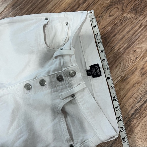 J. Crew Essential straight white jean in all-day stretch - Picture 12 of 12